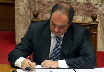 Φθινοπωρινή εκλογική αναμέτρηση στα πρότυπα του 2007 μελετά ο πρωθυπουργός