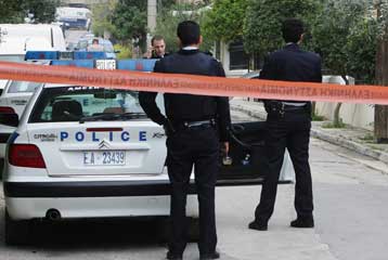 Και αστυνομικός μέλος σπείρας που είχε διαπράξει δεκάδες ένοπλες ληστείες