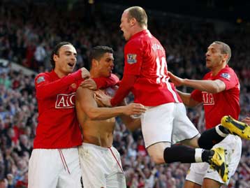 Με στόφα πρωταθλήτριας η Μάντσεστερ… ξεπουπούλιασε τους «πετεινούς»