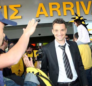 Πανικός μεταξύ των οπαδών της ΑΕΚ για τα εισιτήρια του τελικού