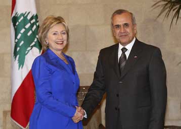 Έκκληση για ελεύθερες εκλογές στο Λίβανο απηύθυνε η Χίλαρι Κλίντον