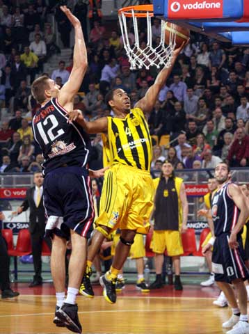 Νίκη-θρίλερ του Αρη, το 1-0 πέτυχε και το Μαρούσι