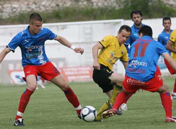 Η Ηλιούπολη νίκησε τον Φωστήρα και περέμεινε πρώτη, έκοψαν τα δοκάρια στο Χαϊδάιρι