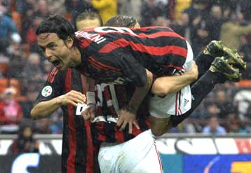 Έχασε έδαφος η Ίντερ, δεύτερη η Μίλαν, τυχερή η «Γιούβε» στη Ρετζίνα