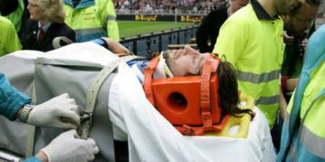 Κλωτσιά στο κεφάλι δέχθηκε ο τερματοφύλακας της Αλκμάαρ στο «Αμστενταμ Αρίνα»