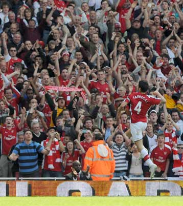 Ο Φάμπρεγας εξασφάλισε στην Αρσεναλ το εισιτήριο για το Champions League