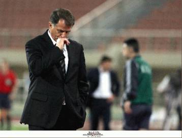 Αινιγματικός ο Μπάγεβιτς σχετικά με την παραμονή του, ικανοποιημένος ο Καραγεωργίου