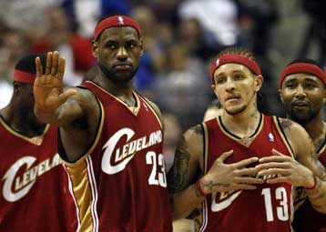 Πανηγυρική πρόκριση για το Κλίβελαντ, νοκ άουτ οι Πίστονς