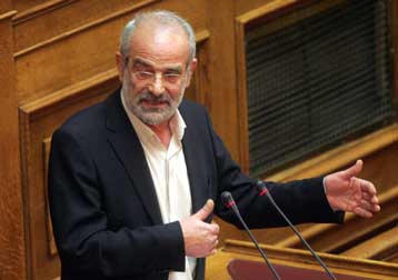 Στη Βουλή φέρνει ο ΣΥΡΙΖΑ την απόφαση του Ευρωδικαστηρίου για τους συμβασιούχους