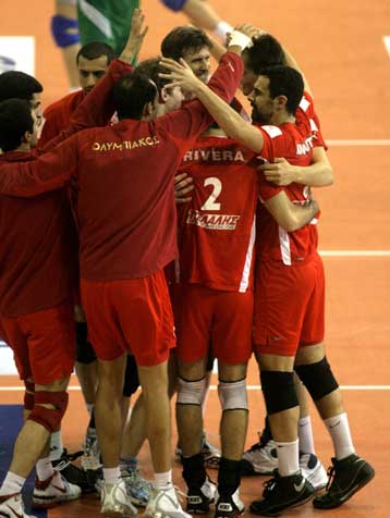 Σαν «σίφουνας» ο Ολυμπιακός πέρασε από τη Γλυφάδα