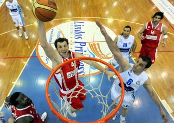 Έστω και δύσκολα ο Ολυμπιακός «σκούπισε» στη Ρόδο