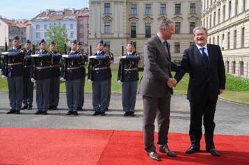 Αίτηση ένταξης στην ΕΕ υπέβαλε η Αλβανία