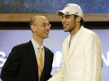 Σειρήνες από το Τορόντο ηχούν στα αυτιά του Πρίντεζη