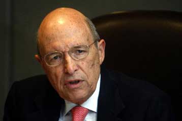 Από το φθινόπωρο θα δείξει η κρίση το πρόσωπό της στην Ελλάδα, προβλέπει ο Κ.Σημίτης