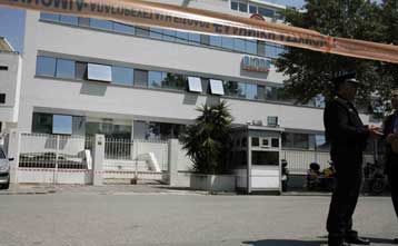 Παραδόθηκε στις Αρχές ο ένοπλος που προκάλεσε αναστάτωση έξω από το Alter