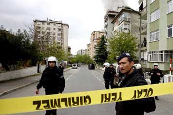 Αναίμακτη βομβιστική επίθεση με στόχο πρώην υπουργό σε πανεπιστήμιο της Αγκυρας