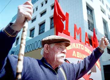 Εργατική Πρωτομαγιά στη σκιά της κρίσης και της ανεργίας