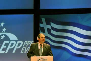 Υπέρ της «κοινωνικής οικονομίας της αγοράς» μίλησε ο Κ.Καραμανλής