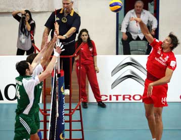 Ο Ολυμπιακός πέτυχε το 2-0 επί του Παναθηναϊκού και «βλέπει» τίτλο στην Α1 ανδρών