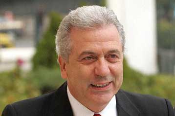 Δεν υπάρχει λόγος ανησυχίας για τη γρίπη των χοίρων, καθησυχάζει ο Δ.Αβραμόπουλος