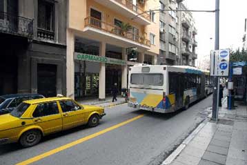 Σε λεωφορειολωρίδες της Αθήνας θα κυκλοφορούν πιλοτικά τα ταξί από 1η Μαΐου