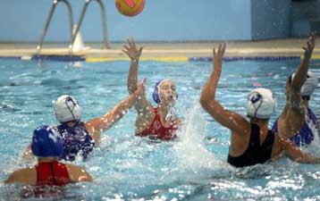 Το Ολυμπιακός- Εθνικός κλέβει την παράσταση στα πλέι οφ του πόλο γυναικών