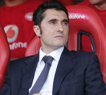 «Πάνοπλος για το νταμπλ ο Ολυμπιακός απέναντι στην ΑΕΚ