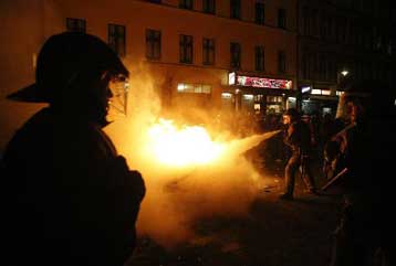 Νύχτα επεισοδίων στους δρόμους του Βερολίνου
