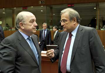 Οδυνηρές λύσεις και «κηδεμόνα» για τα ελλείμματα επιβάλλουν οι Βρυξέλλες