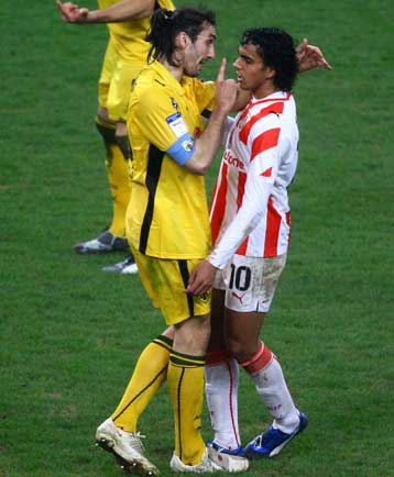 ΑΕΚ και Ολυμπιακός στη σέντρα του τελικού στο ΟΑΚΑ