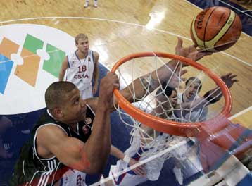 Η παράδοση «στέλνει» το τρόπαιο του Βερολίνου στον Παναθηναϊκό