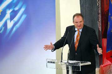 «Θα δώσω τη μάχη από την πρώτη γραμμή» τόνισε ο πρωθυπουργός από το Ναύπλιο