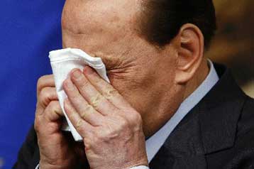 «Διαζύγιο τώρα» λέει η Βερόνικα στον «θερμό» Σίλβιο Μπερλουσκόνι