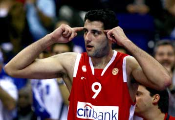 Τέταρτος ο Ολυμπιακός μετά την ήττα με 95-79 από την Μπαρτσελόνα