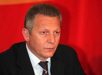 Ο Θανάσης Παφίλης επικεφαλής του ευρωψηφοδελτίου του ΚΚΕ