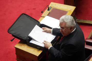 Κατά συνείδηση η ψήφος των βουλευτών της ΝΔ, λέει η κυβέρνηση