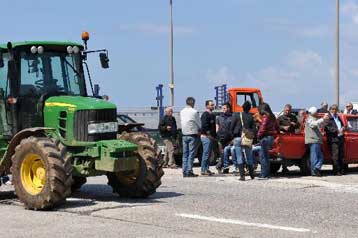 Κινητοποίηση έξω από το Μέγαρο Μαξίμου την Τετάρτη από αγρότες της Κρήτης