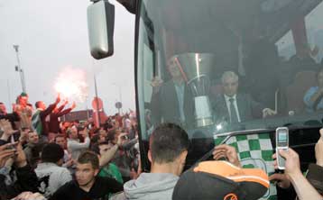 Λαϊκή απαίτηση για το έκτο και το πρωτάθλημα από τους πρωταθλητές Ευρώπης