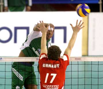 Πάμε για τη νίκη, υποστηρίζουν οι «αιώνιοι» μετά το 3-2 σετ στη Γλυφάδα