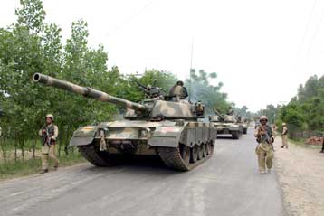 Ένα βήμα πριν από τη κατάρρευση η συμφωνία κυβέρνησης-Ταλιμπάν στο Πακιστάν