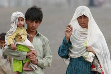 Αποχωρούν οι άμαχοι από το Σουάτ ενώ προετοιμάζονται επιχειρήσεις κατά των Ταλιμπάν