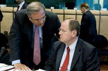 Για νέα μέτρα προϊδεάζει ο Γ.Παπαθανασίου από τις Βρυξέλλες