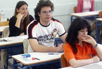 Ανοιξε η αυλαία των Πανελλαδικών Εξετάσεων με το μάθημα των Νέων Ελληνικών