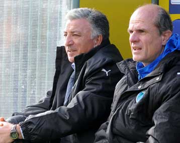 Μένει ο Βούκοτιτς στον Λεβαδειακό, στο «στόχαστρο» οι Γκαστόν Κάσας και Φαμπίνιο