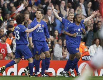 Η Μάντσεστερ στον τελικό του Champions League με… κανονιές