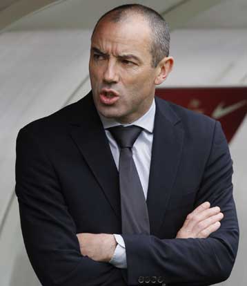 Αποχωρεί από τον πάγκο της Παρί Σεν Ζερμέν ο Πολ Λε Γκεν