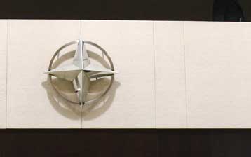 Τις διαπιστεύσεις αξιωματούχων του ΝΑΤΟ αφαίρεσε η Μόσχα