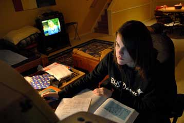 Αυξημένες οι καταγγελίες στη SafeLine για παράνομο περιεχόμενο στο Διαδίκτυο