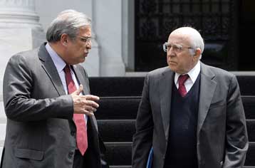 Αποφασισμένη να λάβει όλα τα απαραίτητα μέτρα δηλώνει η κυβέρνηση