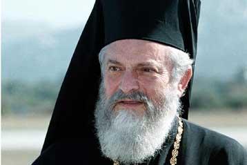 Να μπλοκάρουν την καθαίρεση του Παντελεήμονος επιχειρούν οι συνήγοροί του